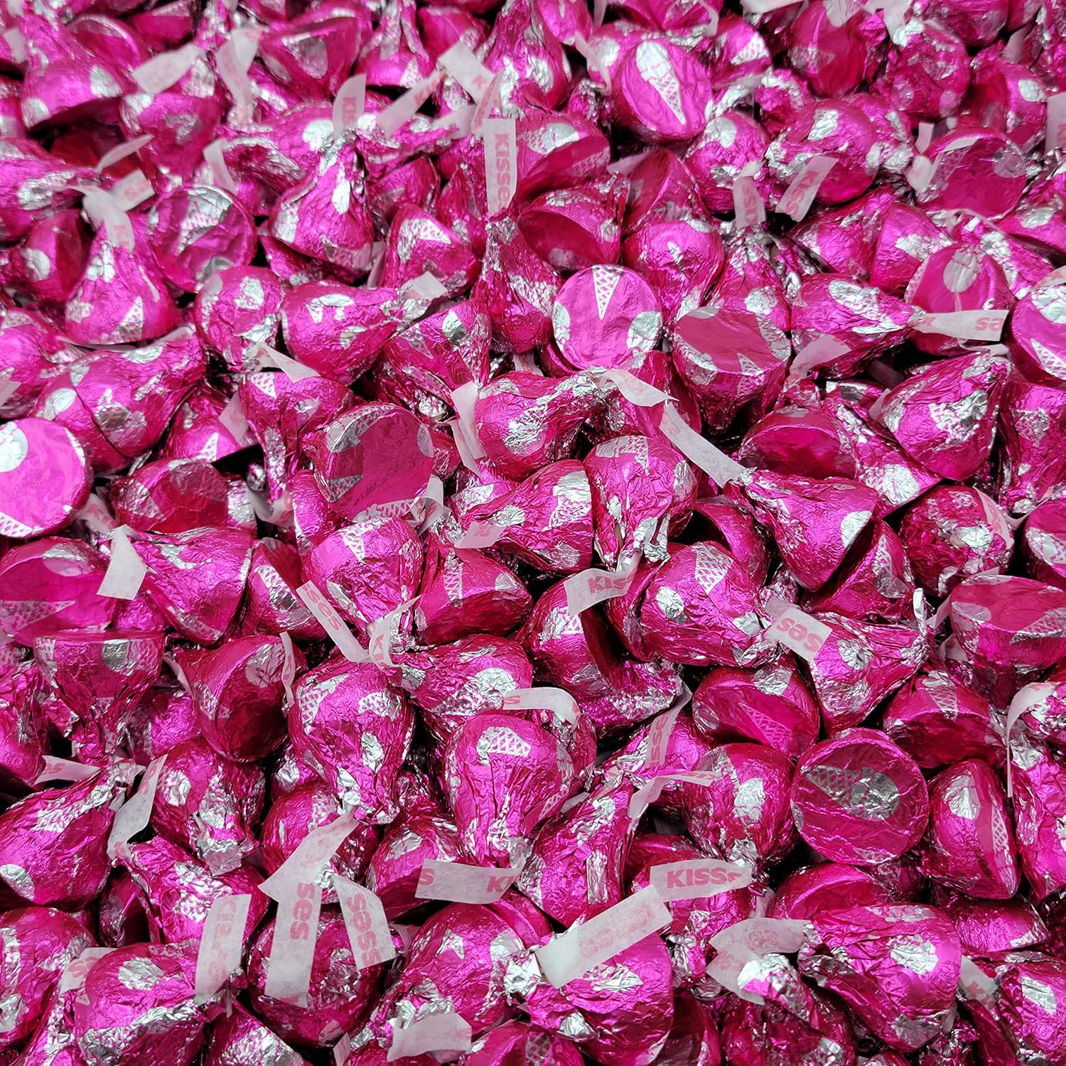 BULK Hershey's Kisses Strawberry Ice Cream Flavoured Chocolate, 1 kg Bag