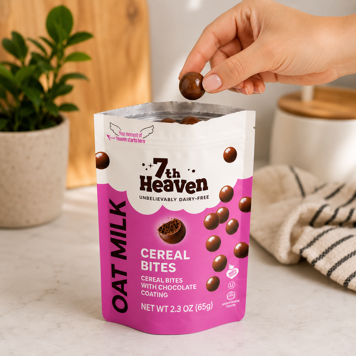 7th Heaven Cereal Bites with Chocolate Coating lifestyle shot