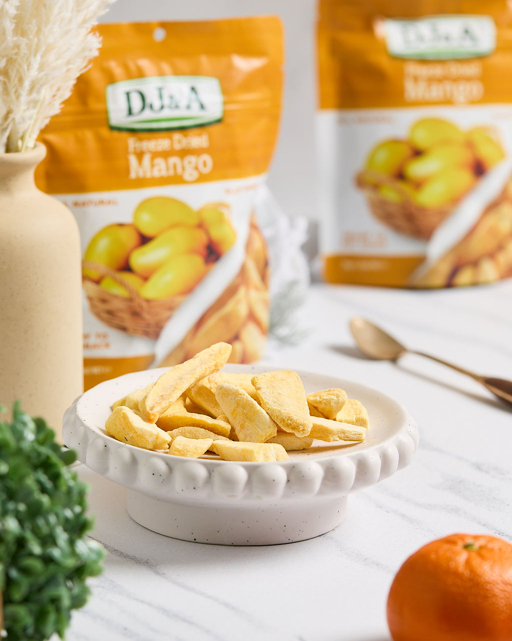 DJ & A Freeze Dried Mango 10 x 35g